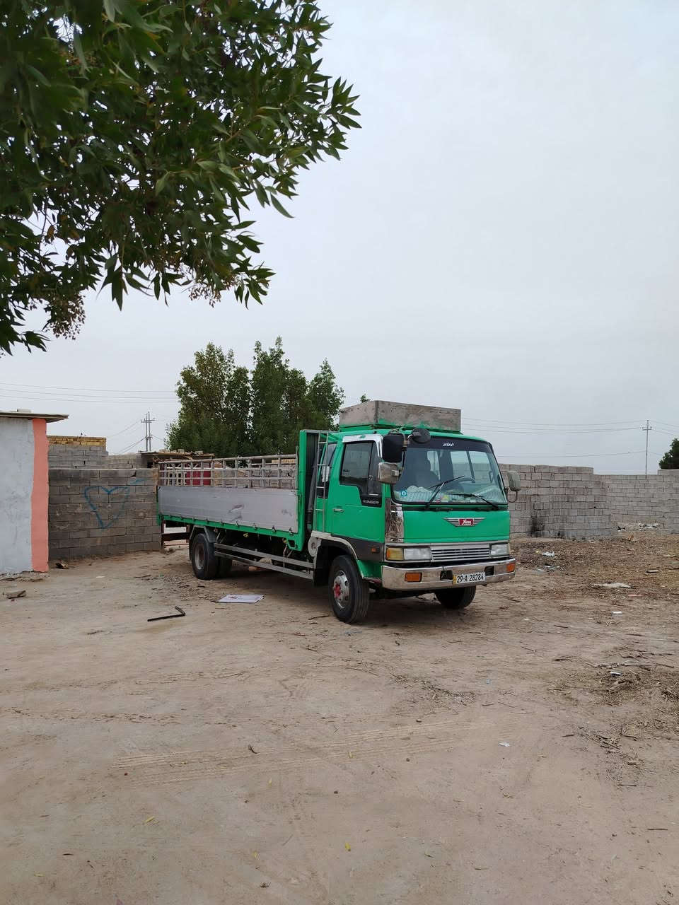 السلام عليكم هينو طيره للبيع محرك 70عادي عل سحك طوال سته إله عشره تخم تاير 17نص صفاحيات 70قطعه وحده سياره جاهزه من كلشي كهربائيات كامله السعر 140 سنويه لل 30 بسمي رقم واسط إنكليزي رقم الهاتف ***********  👍✌
