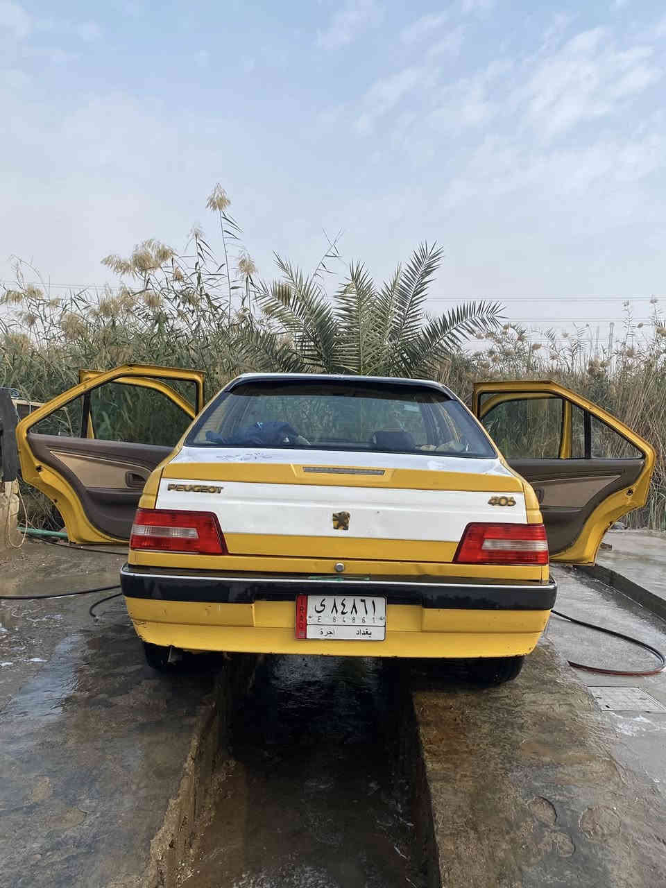 سلام عليكم
 للمراوس بمسكر كير عادي او اوتو 
بيجو لميس موديل 2013 
عمضه تخبل 
حداديه امامي خلفي جديد 100‎%‎
تخم تاير جديد 
شاشه تاب 
دوشمه جديده 
غرفه جديده
كهربائيات كلها شغاله 
لايت زنون  
بيهة يطغات فقط 
ولسياره نعمه من الله 
للمراوس فقط 

مكاني حسينيه 
***********
