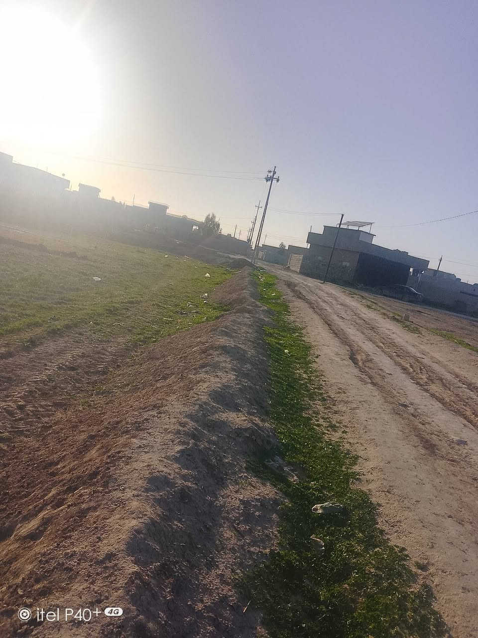 دوانم للبيع الحويجه قرية المظهوريه 
طريق المنزله خلف محل الجوهره للسيراميك 
تبعد 100متر من التجاري واصل ماء وكهرباء
الشارع 10متر 
سعر الدونم 25 مليون
***********
