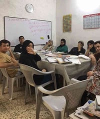 في محاضرة جماعية .. طالب ياخذ 100 .. طالب ياخذ 50.. طالب اخر يرسب  وهذ...