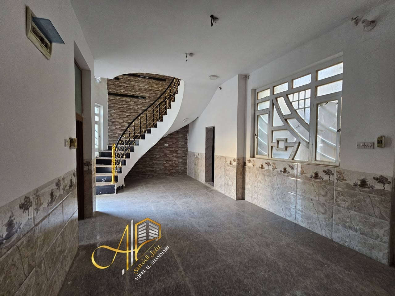 بيت للبيع المسيب - حي المصطفى (في المنتصف على الشارع ركن)
​المساحة
المساحة في السند 162 متر مربع
المساحة واقع حال 170 متر مربع
​تفاصيل العقار
يحتوي البيت على
ثلاث غرف نوم
صالتين
 استقبال
مطبخ
مجاميع صحية
مناور
كراج للسيارة
حديقة صغيرة
​السعر
115 مليون دينار عراقي قابل للتفاوض
علما ان الدار فارغ وجاهز للسكن
​عنوان مكتب عقيل الشمري للعقار / قضاء المسيب 
المسيب - الشارع العام - فلكة الحي الصناعي - مجاور أبو مروة للسيراميك
للتواصل والاستفسار يرجى الاتصال على الرقم التالي
***********
​عقيل_الشمري
عقارات_المسيب
بيوت_للبيع
عقارات_العراق
استثمار_عقاري
