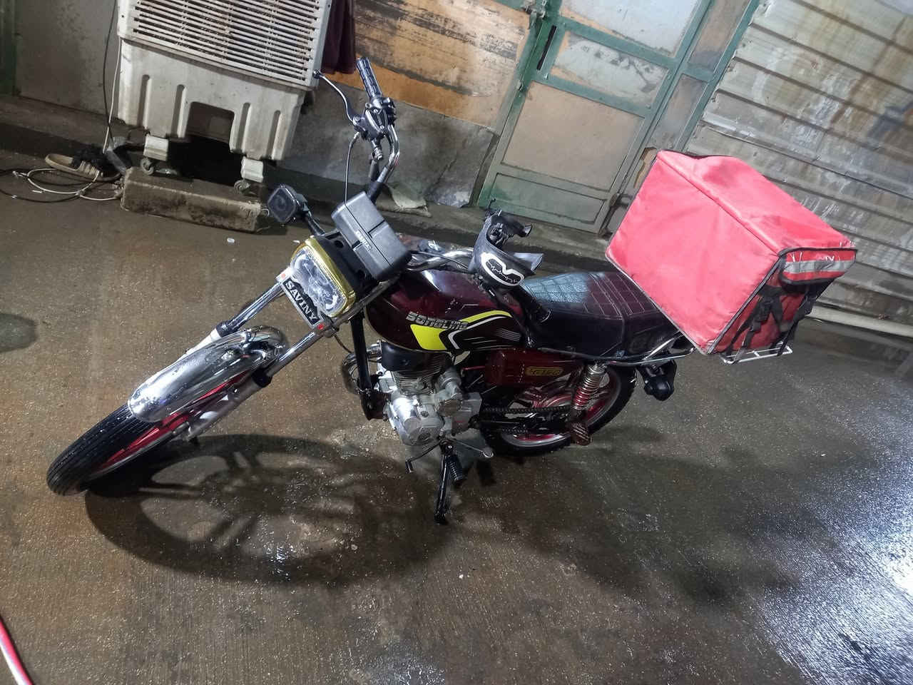 سلام عليكم دراجه سونك 5كير
موديل 2023
أوراق اصولي جاهزه للشغل 
كهربياتها  كلها شغاله سلف 
اشاير لايت علالي ناصي تخم تاير 
كلشي مانقصها غير الستان للوسط
المكان الحسينيه الراشديه
السعر ٦٥٠ وبيها مجال قليل
الشراي يتصل ***********
