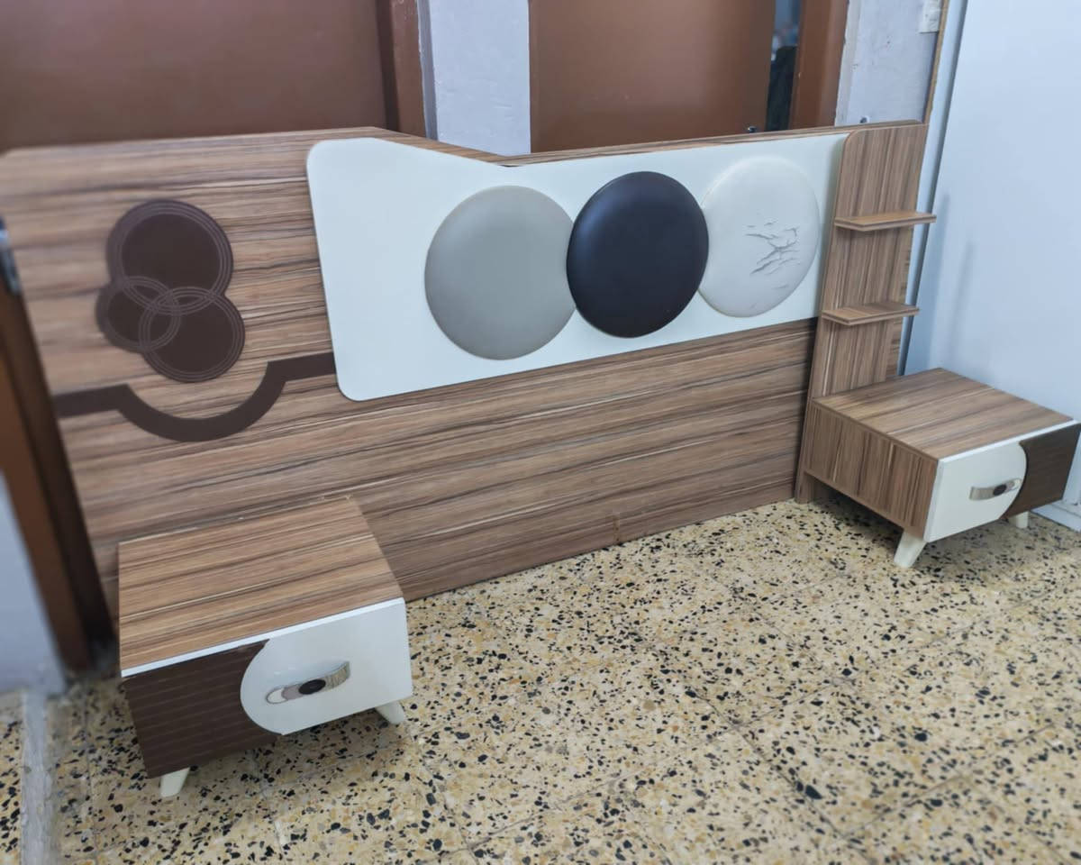 غرفه نوم تركي الكشن مخزن مع دوشك 
5 قطع نضيفة 
السعر 450 وبيها مجال


**إذا كنت صاحب هذا الإعلان وتريد حذفه لأي سبب، رجاءا أرسل رسالة إلى الدعم الفني**