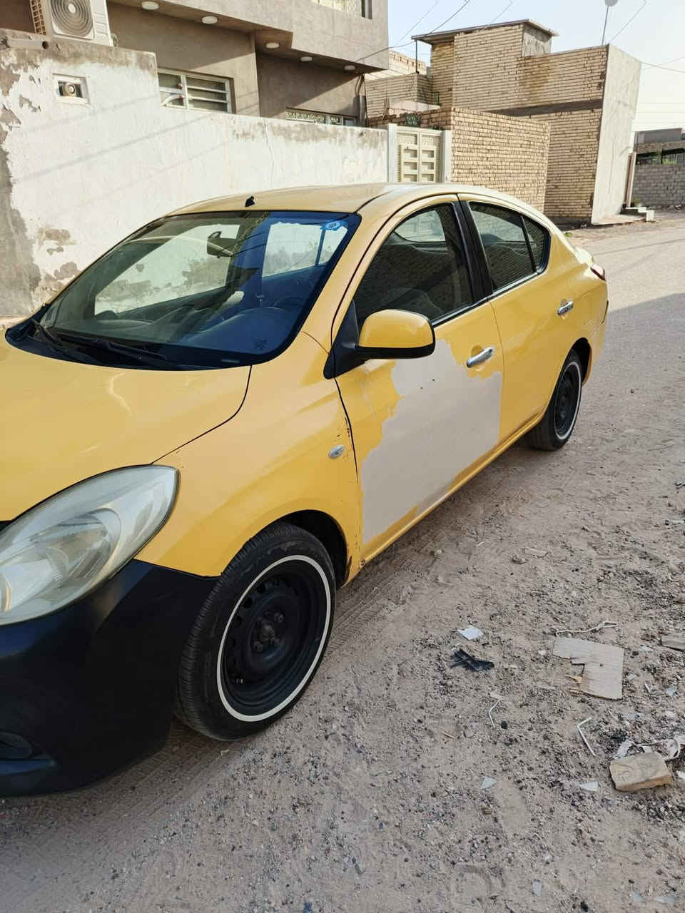 السلام عليكم سيارة نيسان صني 2014 گير عادي رقم نجف سيارة جاهزة تبريد مكينه حداديه جاهزات مكفوله عدى باب السايق هيئه مصفره  المكان كوفه حي ميسان السعر 70  للاستفسار الاتصال على الرقم ***********
