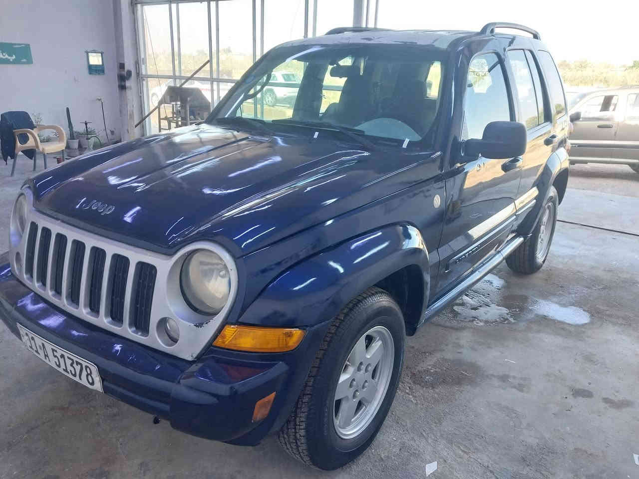 تحيه طيبه للبيع فقط قطعتين جيب لبرتي ٢٠٠٧رقم بغداد الانكليزي السيارات جاهزات من كل النواحي كير ومكينه وحداديه وتخم تاير سعر القطعه ٧٥ورقه للاستفسارعلى الرقم ***********مكان السيارات واسط النعمانيه والرقم المذكور بيه واتساب
