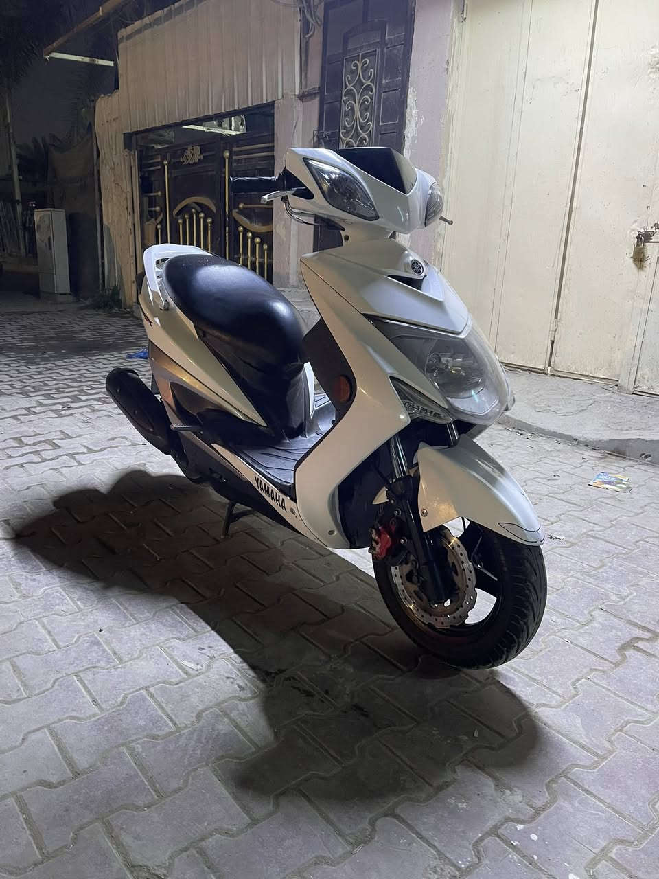 سلام عليكم للبيع دراجه سكنس لد ياباني الأصلي ستان حساس نوزل خطين طلاعت دراجه جديده مال رمبه مكينه  اذا برغي مفتوح ترجع بعد الاصلي اوراق كامله دراجه جديده مال رمبه مكفوله كفاله عامه شلعه معدل خير من الله شرط علفحص مكان بغداد كاظمية مستعجل على بيعتهه والاستفسار والسعر خاص ما متواجد فيس ( ***********
