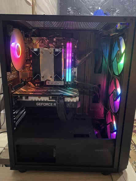 Memory - 16GB. RGP 
Disk - 500GB ssd 
Disk2 -500 GB m.2 
Bored B450 
AG 400 مبرد غازي 
Power Supply 650 w
كيس فقط 
للبيع للتواصل عبر واتساب 
 ☎️ ***********
عنواني بغداد الشعب
