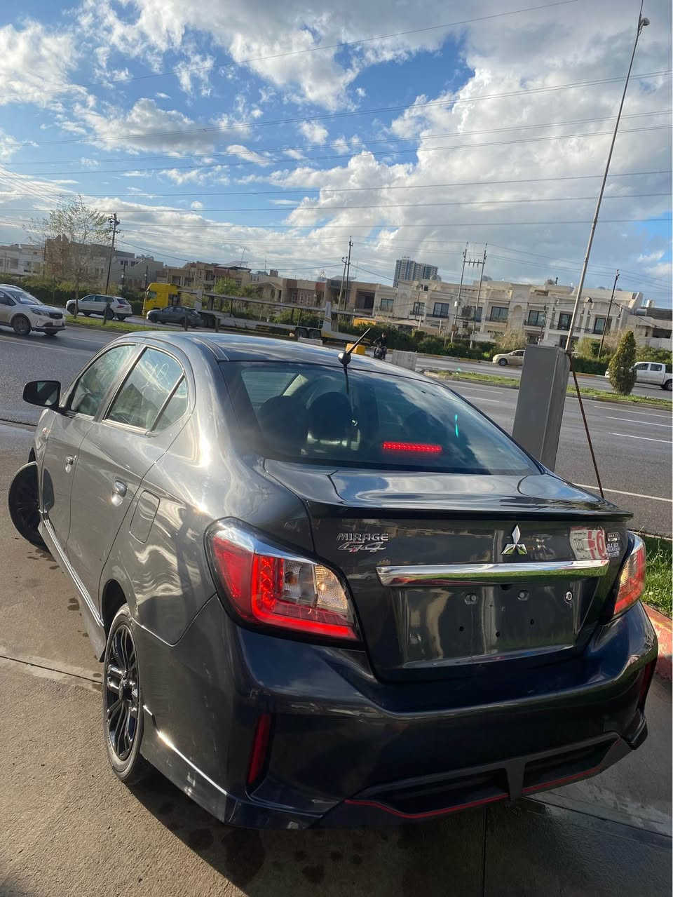 Mitsubishi Mirage 2024

ML32FUFJ8RHF05433
مواصفات…BLACK.EDITION.بلاك ئديشن

بي ليدران بي صبوغ ..بدون ضربة صبوغ.

بيشةوةي .حساس.رادار.خةتي چادة

ويل كروم.بلاد دوسة SPORT.سبورت
بالي سةر سندوق بلاد..دعامي. فايبةر كاربون .FEBR.KARBON

بشتةوة حاسة كاميرا 
شاشة گةورة. بلوتوث .كار پلةي. 

سكان فوليوم .تحديد.سرعة.خةتي جادة
جوار جام كاربا .كشن.ارباگ

رةقةمي. نةشكاوة .90.روژي.لةگةلة

شوين.هةولير.اربيل

***********

سعري.96..مجال
🫶🇱🇷 أربيل, العراق
