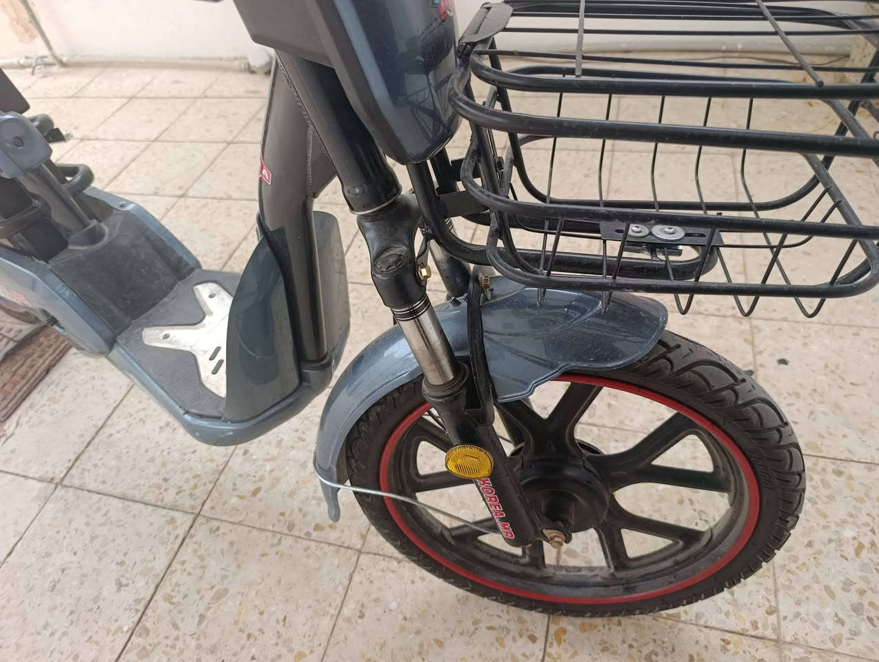 ماطور شحن للبيع ٤ باتريات جديد نظيف ١٠٠٪١٠٠  تايرات جديده  السعر ٢٠٠ الف وبي مجال بسيط
***********
