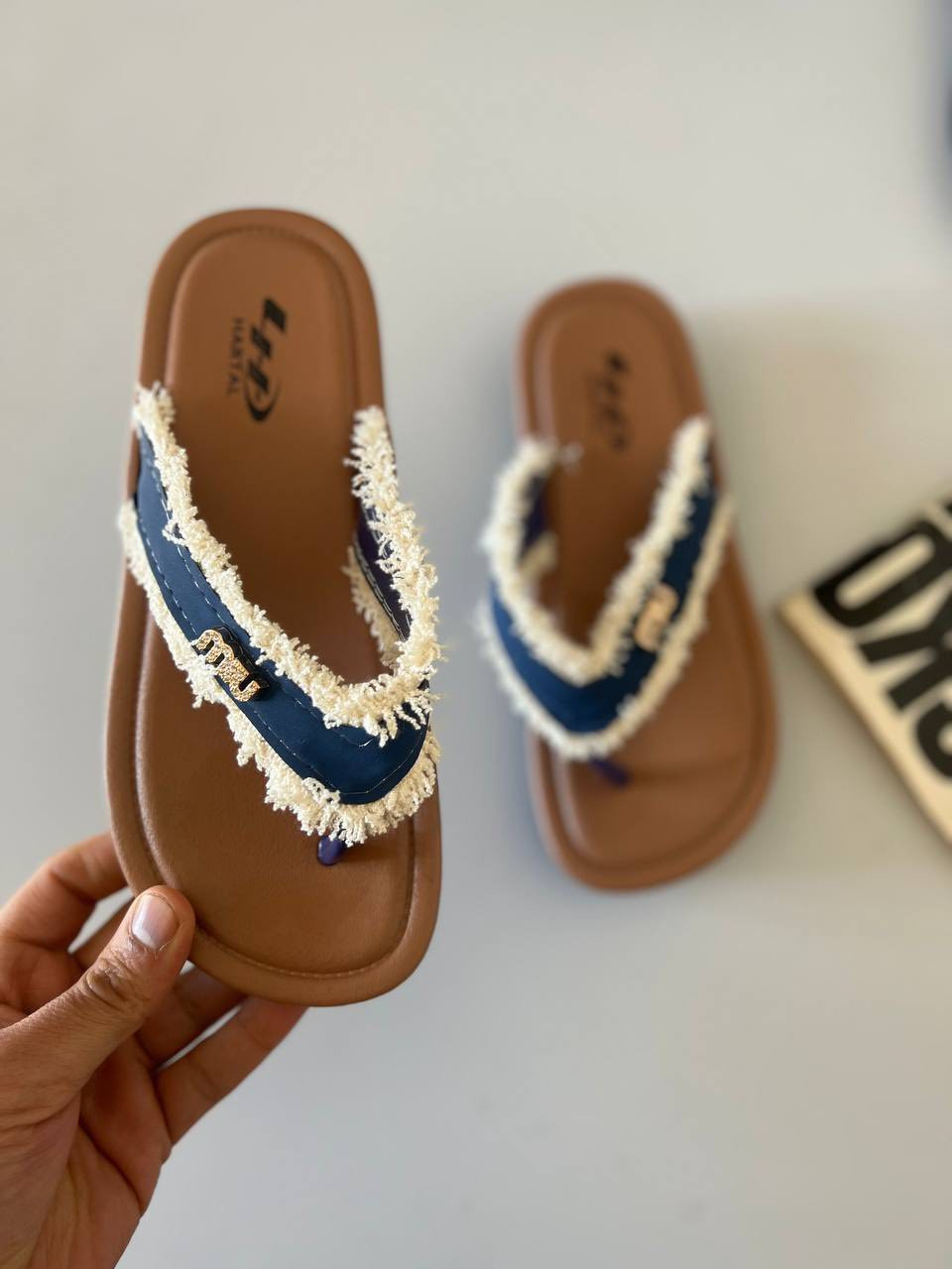 سلبر كشخه 🙂‍↔️🔥🔥يجنن 
قياس من ٣٧ لى ٤١ 
السعر ٨ فقط 🔥🔥
كميه قليله ❌❌


**إذا كنت صاحب هذا الإعلان وتريد حذفه لأي سبب، رجاءا أرسل رسالة إلى الدعم الفني**