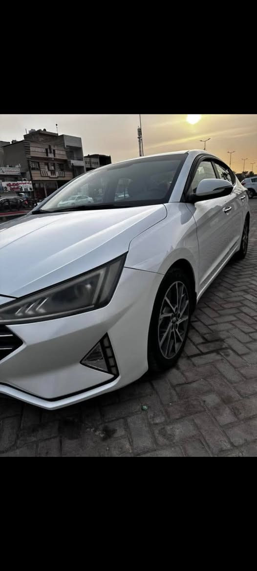 النترا 2020 خليجي للبيع
السيارة كفالة عامة من الصبغ   
الجاملغ الأمامي عكس السايق نطخ ونفتح وتعدل عل بارد نفسه الجاملغ 
كير ومكينة كفالة 
مكينة 2000 دوش 
فول مواصفات ( بصمة تشغيل ، بصمة ابواب ، فتحة بالقمارة ، شاشة وكاميرا خلفية ، حساس امامي وخلفي ، تحكم ستيرن ، كشنات جلد ، اشاير بالمري والمري شفط ، داخل صاج ، مود درايف ، بصمة صندوق ، تبريد قطعتين ) 
رقم بغداد تحويل مباشر  
مكان السيارة بغداد الطالبية 
السعر 152 ورقة 
للاستفسار  
***********
