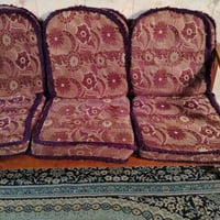 تخم ونصف يعني ١٠ مقاعد صيني للبيع السعر ١٧٥ الف الاتصال على ٠٧٧١٢٩٧٨٩٦...