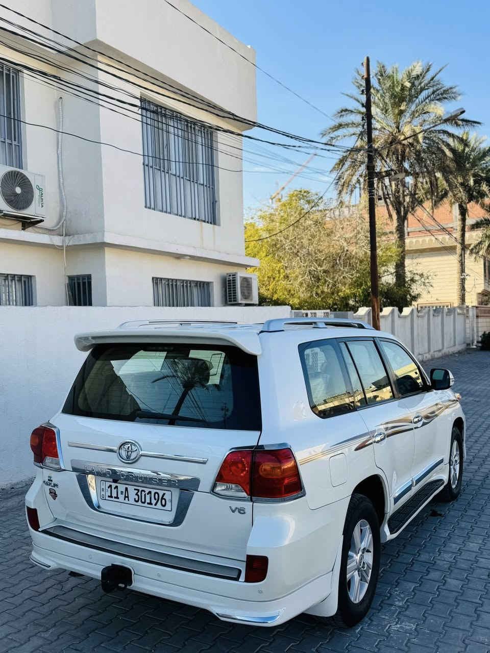 لندكرروز 2012
بريميه ومعروفه موصفات البريم سياره كفاله عامه من عده شبر بارد بلجنطه مكينه سته سلندر مامفتوحه ماشيه 200 سياره كلش نضيفه رقم بغداد بسمنه سنويه وهزه جديده سعره 338 سعره كلش مناسب (مكلف بلنشر )رقم للستفسار ‭٠٧٧٢ ٦٧٨ ٠٤١٥‬
***********
