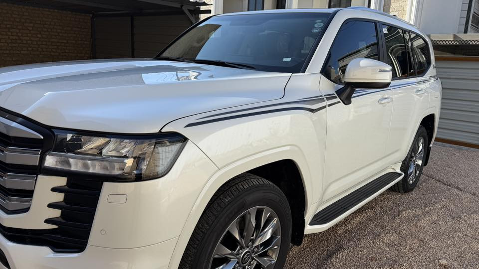 لاندكروز 2022 GXR باب اول فول مواصفات
باب اول فول مواصفات
ضمان تيوتا العراق جيهان
مغلفة بالكامل PPF سعره 18ورقه وضمان 10 سنوات

السياره مضلله بالكامل وبيها باج تضليل

السياره مبدل بيها 4 تبديلات دهن فقط شرط الفحص داخل شركة SAS
ماشيه 23الف شرط الفحص 
السياره مستخدمه جدا قليل ومامفتوحه حتى كشناتها الخلفيه
السياره بعدها بوضع زيرو ومكفوله من كلشي 
مامستبدل بيها اي شي حالها حال الزيرو 
رقم اربيل تحويل مباشر
السعر 665 

مكان السياره الفلوجه
***********
