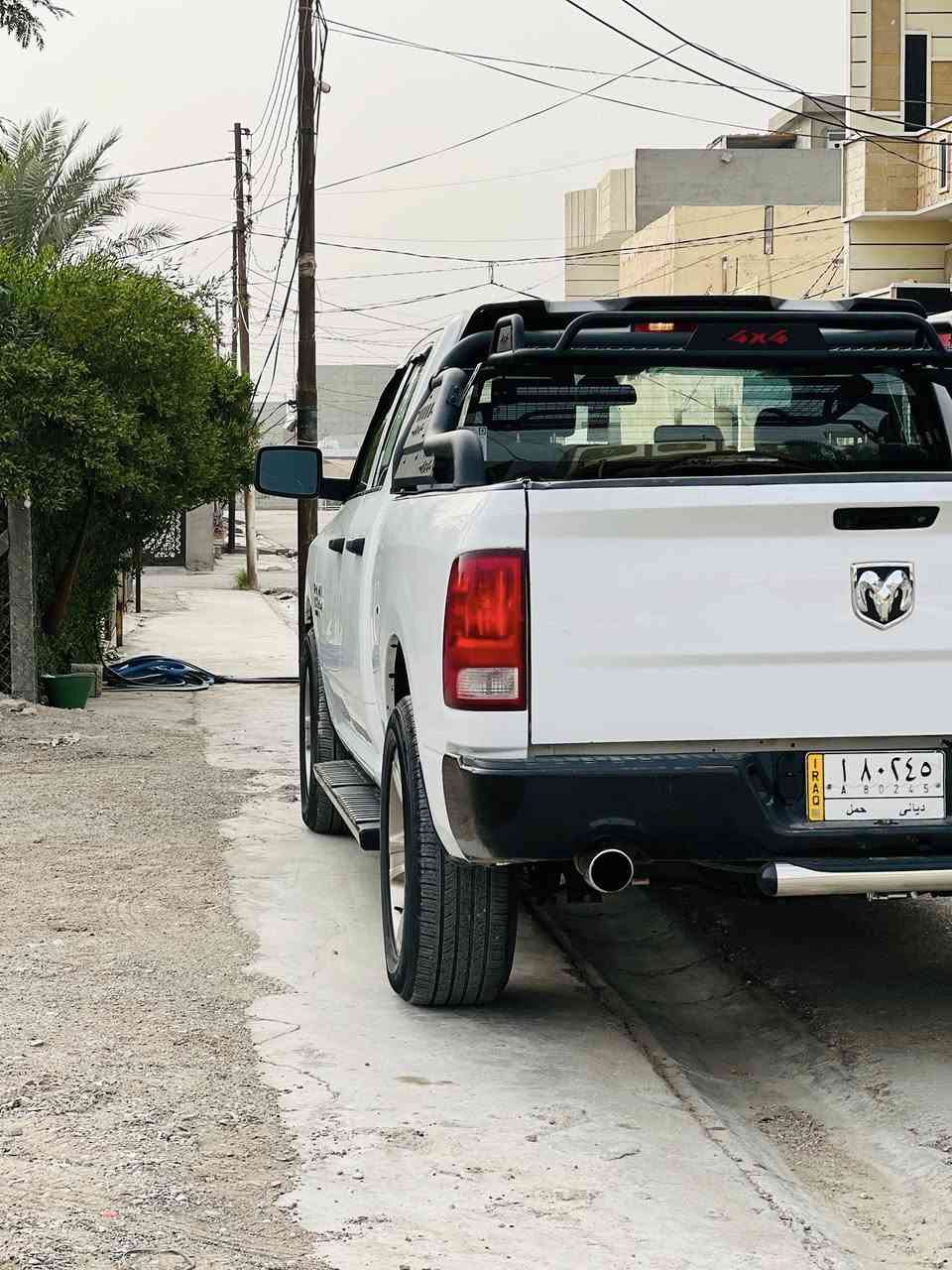 سلام عليكم     مرير خصت الدمن.  دوم رام كلاسك  موديل2019محرك3600داخل جلد  كامره دبل صالنصه ويل كب حجم20تخم تاير جديد سياره ما مفتوح بيه برغي وارد امريكي    الحادث سرقه جاملغ صفحه لايمن السعر شدتين15رقمي***********
