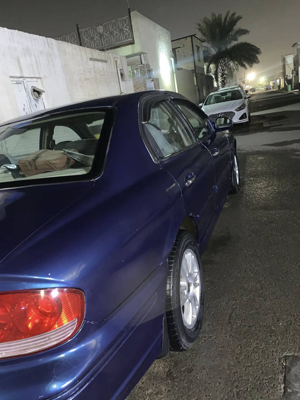 سوناتا وفود 2004  محرك 6/2700سلندر تبريد ثلج وتدفاة   وشاشه و تخم تاير جدد بيها بس جاملغ الخلفي اثنيهن و امامي وقماره معجون بسبب حالوب  و مصبوغه عام  سنويه جديده وهزة بيها. وبسمي سياره مال بيت مكاني بغداد الدوره  واتساب *********** سعر 57 وبيها مجال
