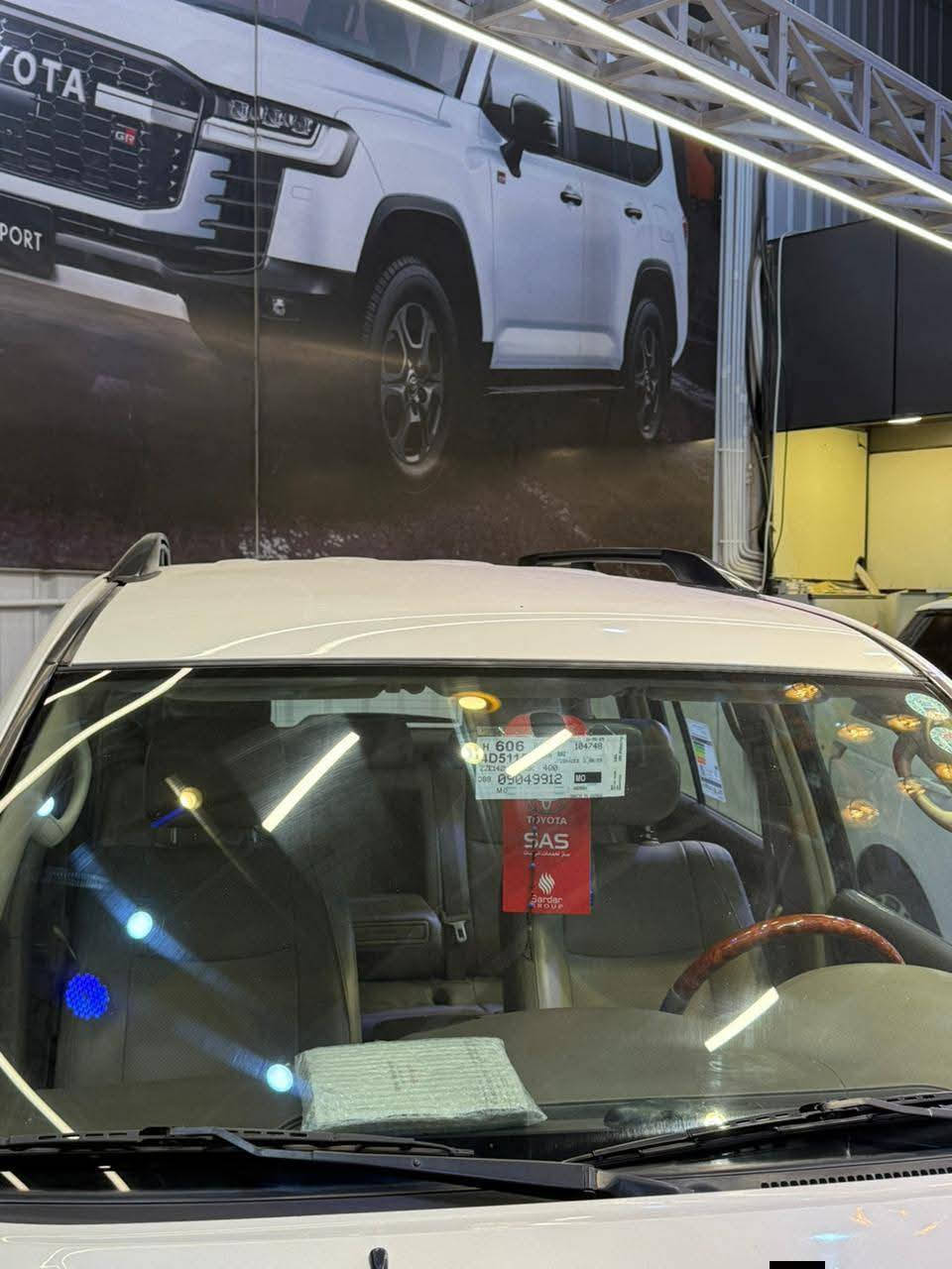 السلام عليكم 
برادو موديل 2009 وارد كويتي دبل تانكي 6 سلندر فول مواصفات عدة الفتحة  فور ويل     
الاتصال ***********
