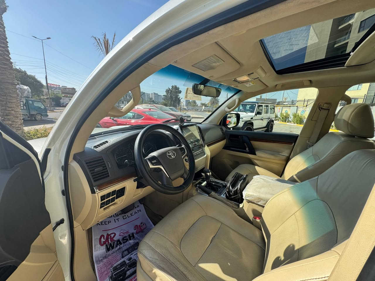 السلام   عليكم
تويوتا لاندكروز / بريم 2017 

مكفوله 

محرك 4000 / 6 سلندر 

مواصفات 

بصمه 

شاشه 

كأمره فور 

سلايت روف 

نظام تزحلق 

3 شاشات 

دفدي 

نظام نزول منحدرات 

اشاير بالمري 

بيها فقط شخط من جهه الصدر  كلش خفيف 

مكانها بغداد حي الحسين 

السعر 467 بيها مجال 

رقمي ***********
