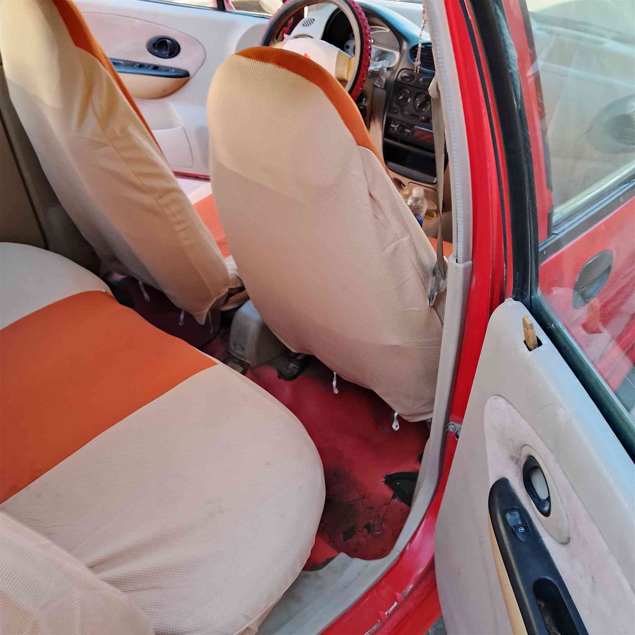 كيو كيو موديل 2012 رقم بغداد دولي بسمي تحويل ثاني يوم مكينه كير كله نضيف كير خمس نمر  اوتو بيها تلاث قطع صبغ بدون داخل سعرها 25 وبيها شي بصيط عنوانها بغداد حي الجهاد ***********
