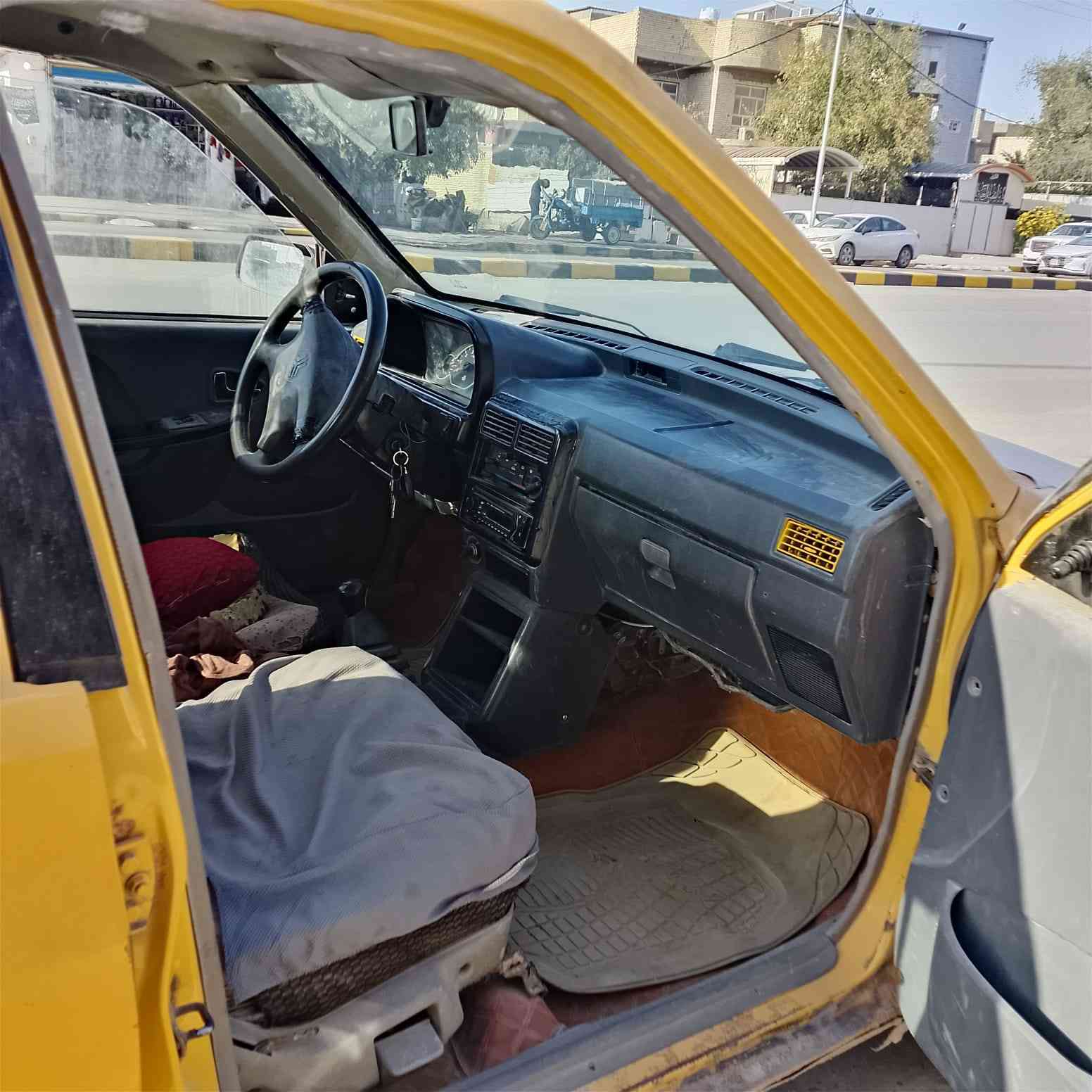 السلام عليكم سيارة للبيع مكاني نجف مديل ٢٠١١رقم الاماني مكينة وكير مكفولات عن السرقه والعشائر  بدون راعي /***********/ 11 ورقة وبيها مجال
