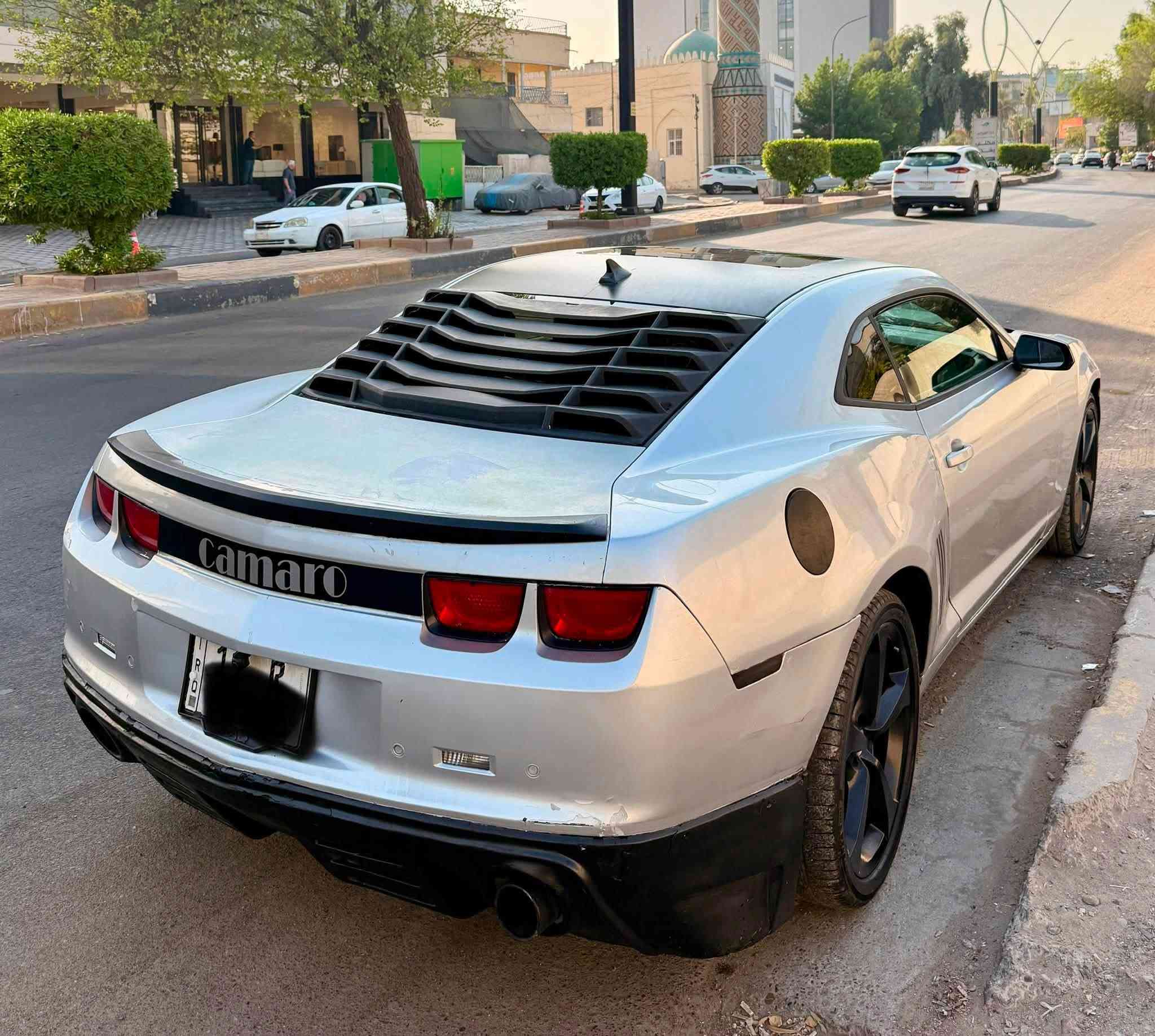 السلام عليكم
للبيع فقط  💯 ( اقره المنشور للاخير) 

شوفر كمارو    ✅
موديل ٢٠١١ ✅
محرك ٦ سلندر ٣٦٠٠   ✅
لون رصاصي   ✅
صدر امامي نظيف✅
 صدر خلفي نظيف  ✅
شاشه كبيره  ✅
كاميرا ✅
سستم صوت ✅
كشنات جلد  ✅
كشنات كهرباء  ✅
كشنات تدفئه ✅
تحكمات ستيرن ✅
شفتات ✅
داتا شو ✅
فتحه سقف ✅
لايتات حلقات ✅
كير اوتو نظيف جدا ✅
لايتات عدسه ✅

عليها إضافات : 
بجم zl1
ويل ٢٠
سبويلر خلفي
سكوب جامه خلفيه 
دفيوزر هينيسي
بنيد ابو الفتحات 

السياره اعلى مواصفات بالكمارو فول الفول . 

حادث السياره جاملغ امامي سايق ومصبوغه السياره   .

السياره حلوه  بالحقيقه احلى من الصور ترايها حلو  .

المكينه مبدله مال ٢٠١٥  ( افضل من مكينه ال١١ ) 

ملاحظه : السياره شغاله وتمشي لكن بيها دخانه من الصالنصه فقط فحتى لا أتعبك أنزلك حساب مكينه من سعر السياره .

رقمً بغداد إنكليزي سنويه جديده وهزه جديده باسمي شرط التحويل ثاني يوم .

مكاني بغداد الاعظميه .

السعر ((٧٥ ورقه )) وينزل من السعر سعر المكينه وهم بيها مجال للشراي ما اوكف وياه 👍🏼  .

***********

أ.مروان النعيمي 

صلي ع نبيك 💯
