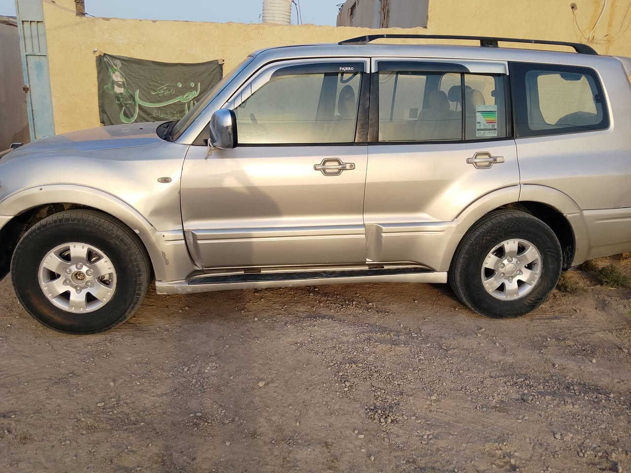 السلام عليكم اخوان باجيرو للبيع موديل 2007رقم بغداد الدولي
گير محرك جديد اكسل جدد تخم تاير حداديه جديدة 
مكان السيارة ناصرية سوق الشيوخ 
السعر 88وبيها مجال
***********
