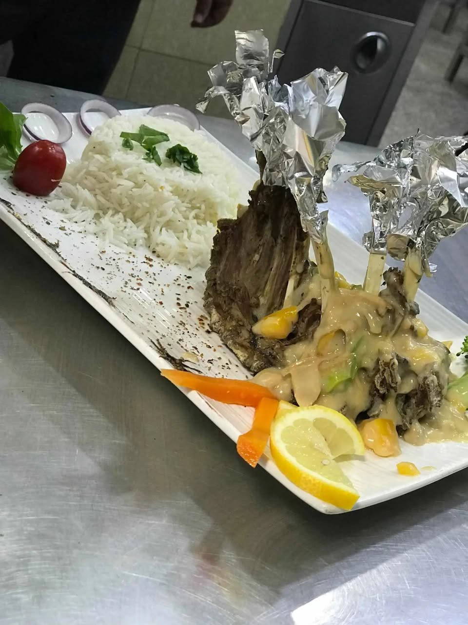 خلفه بيتزا ومناقيش وغربي جيميع الطباق وهاذ جزا من شغلي لي يريد يتفضل خاص *********** جوه 40ماطلع
