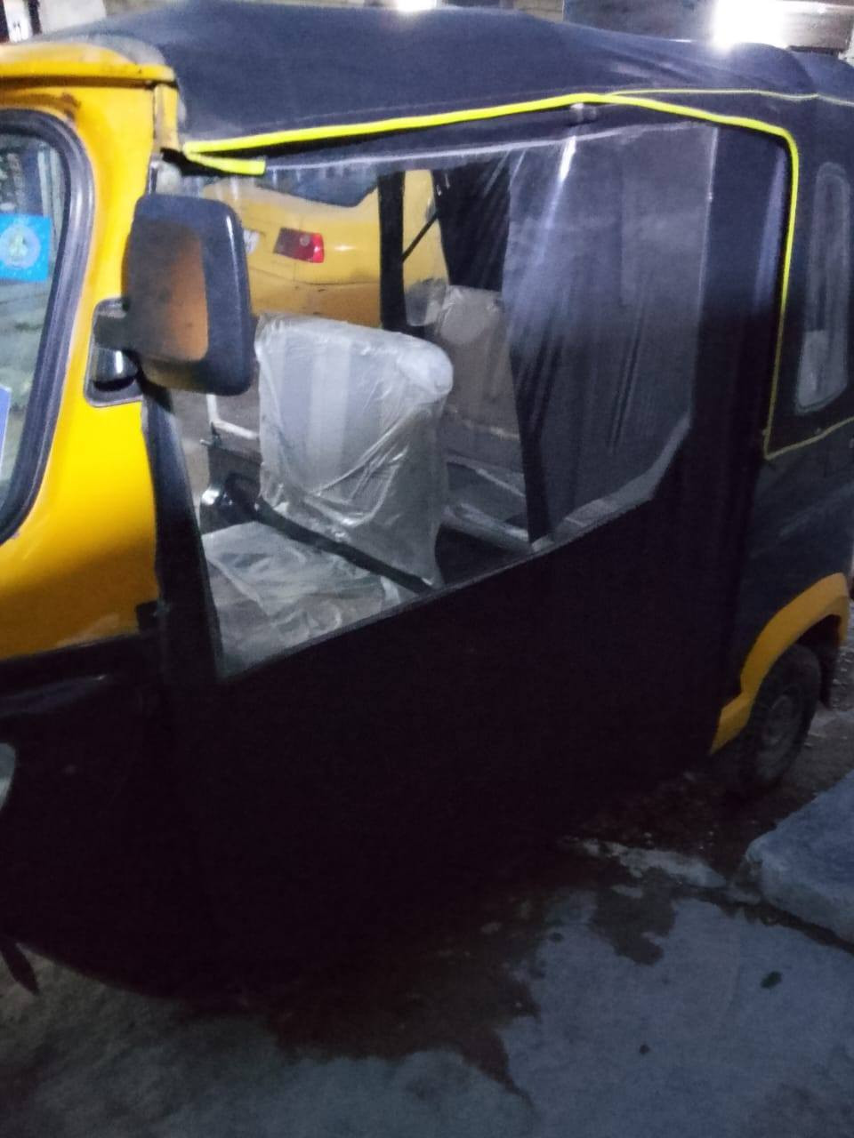 سلام عليكم تكتك موديل عشرين رقم نكليزي تكتك كفله  
البيع مكان شرطه لخمسه لبياع ***********
