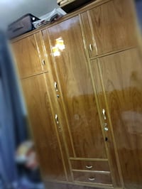 3 سرير للبيع الواحد ب75 ابو المكتبه+ كنتور 3 أبواب ب150 بحاله جيده جدا...