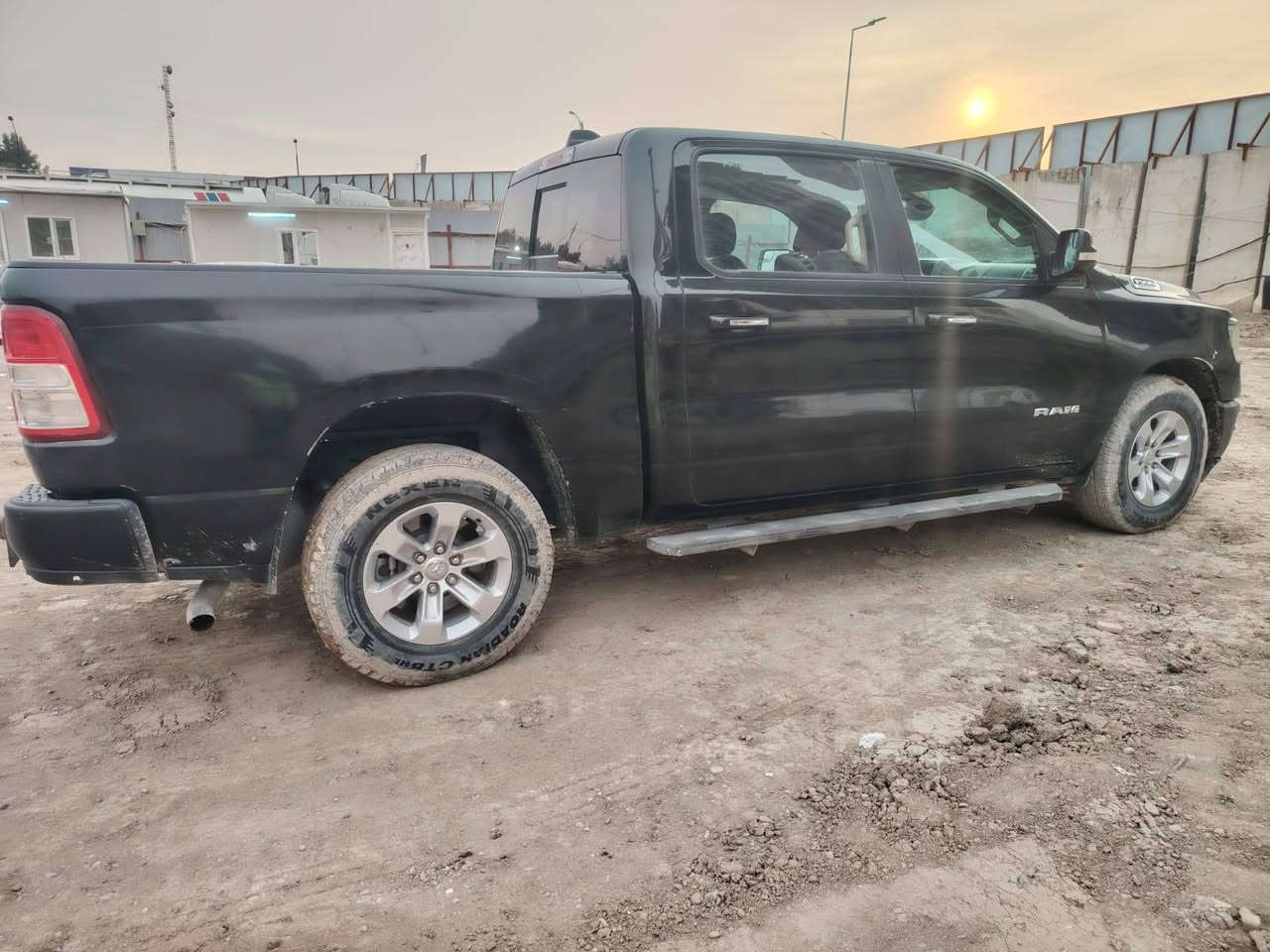 رام بك هورن 2020 باب طويل بدي قصير رقم بغداد.1500.سته سلندر صور الحادث موضحه السعر 240وبيها مجال مكان السياره بغداد 
***********
