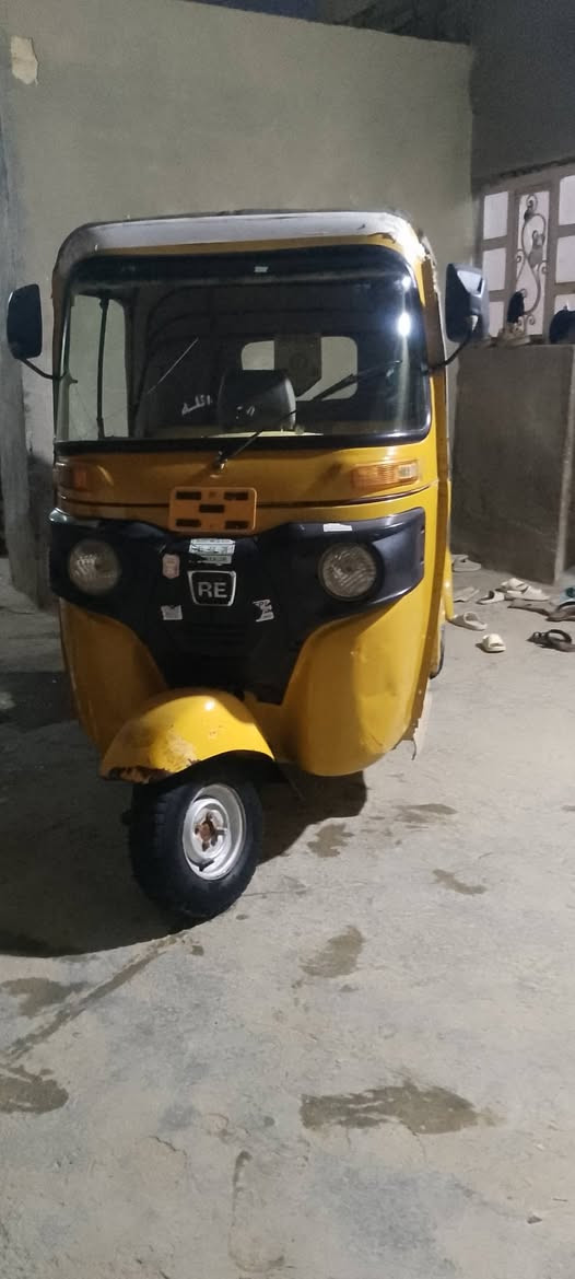 سلام عليكم تكتك للبيع موديل 20شهر 11 مرقمه بسمي مداور ثاني يوم تكتك مجفته تجفيته شركه ماعوزه برغي تكتك كامله خير من الله ،،،،،،وسعر أتصل ***********
