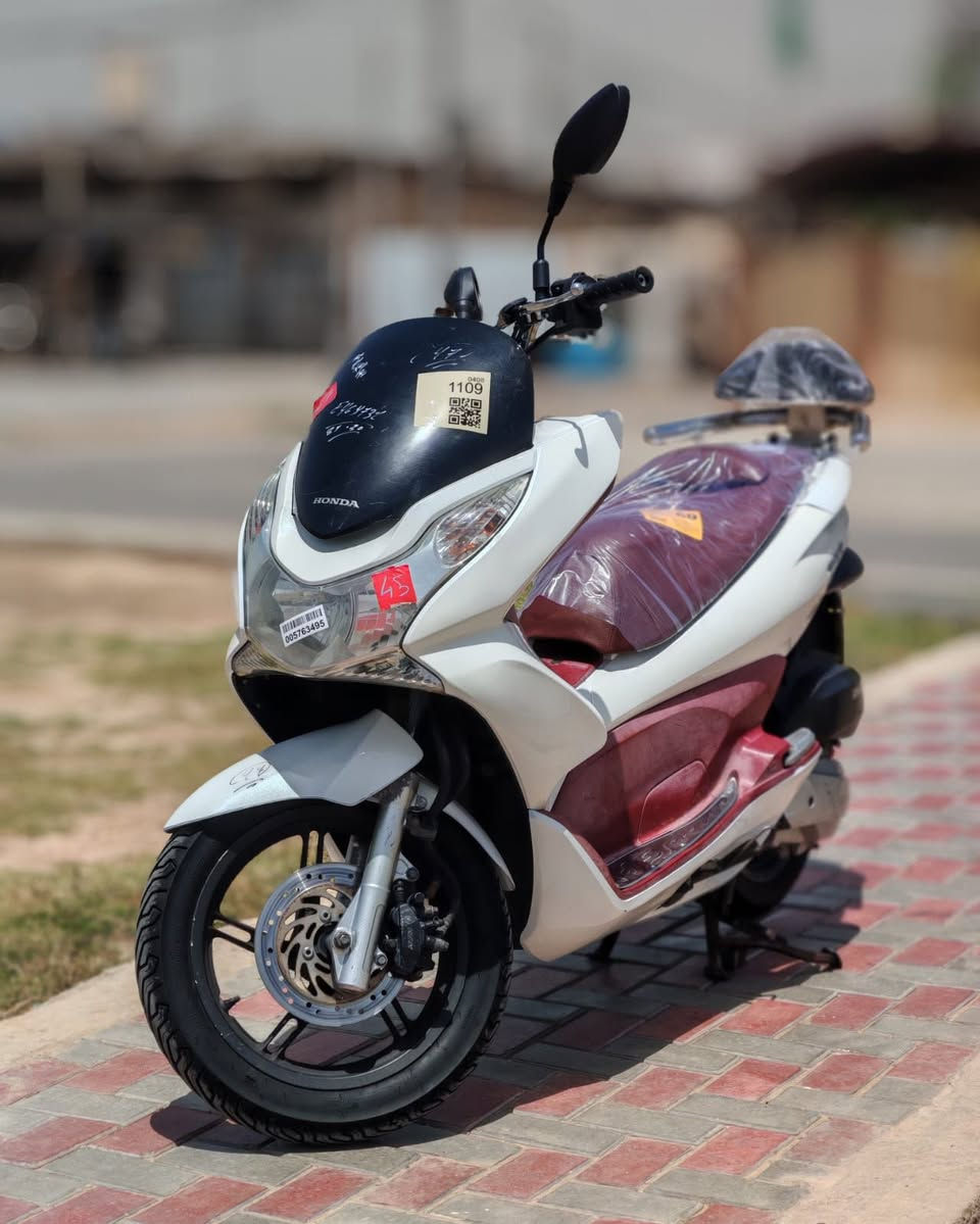 السلام عليكم... ✋.
دراجة pcx جيل الأول دراجة خير من الله كلة شغال سلف هندر كهربائيات كلهة شغال دهن جديد دراجة خير من الله عنوان مدينة الصدر للاستفسار الاتصال ع رقم (***********)..😘😊
