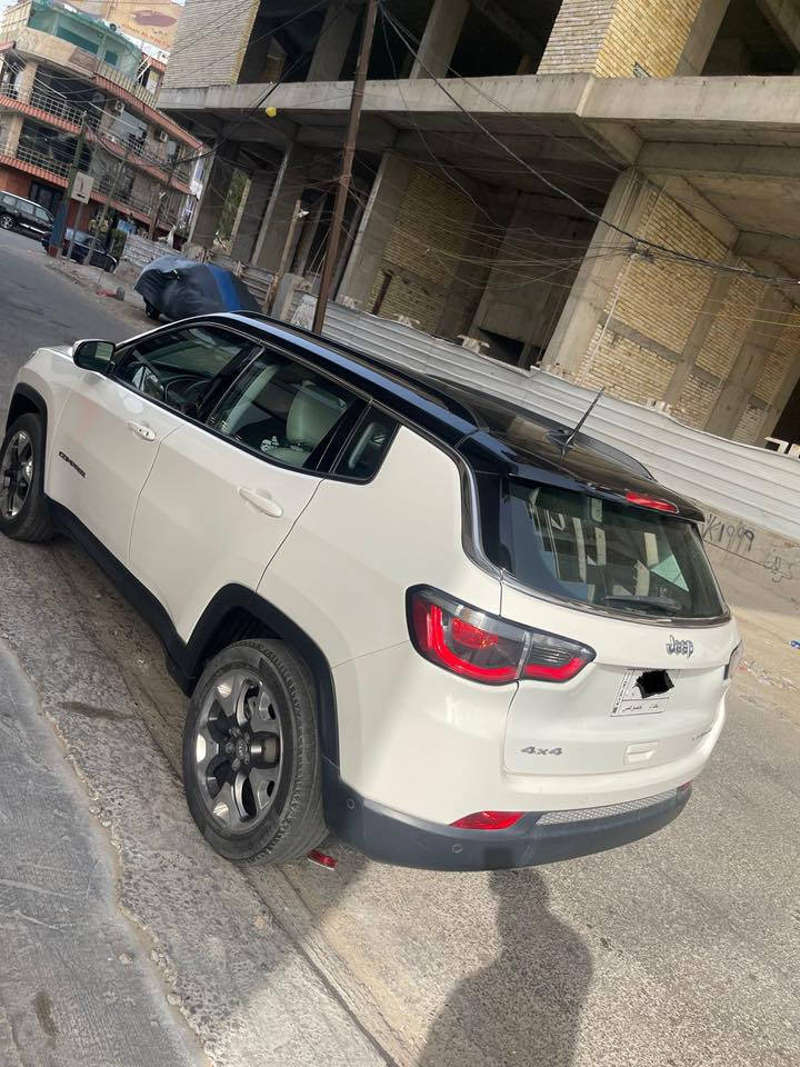 السلام عليكم 
جيب كومباس خليجي 2020 وكالة ليث العبيدي,
رقم بغداد , ماشية 32000 الف كيلو حقيقي
السياره لمتد تو كلر
كشنات جلد
بصمه تشغيل وابواب
تشغيل عن بعد
تبريد قطعتين
تحكم ستيرن
رادارات
محرك 2400 
اوتو هولد 
حساسات 360 
كامره دواره
شاشه كبيره كار بلي
نقاط عمياء 
3 انظمه قياده
4×4 مع ثلاث انظمة قيادة, وباقي مواصفات اللمتد.
السيارة جديدة بمعنى الكلمة  ووكالة , بيها فقط صبغ قليل على كد شبر بالبنيد فقط والباقي مكفول حتى الدعاميات غير مصبوغات, السبير بعد منازل جديد على وضع الشركة وغرفتها جديدة.
سعرها 16700  
بغداد الدورة
*********** وبيها سونار لليحب يشوفه.
