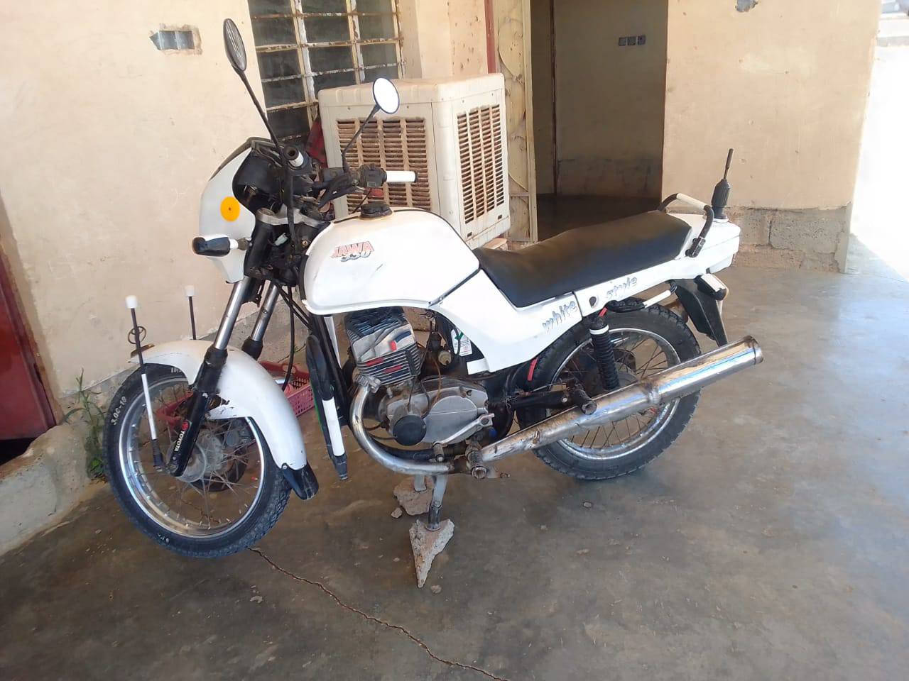 السلام عليكم جاوه للبيع موديل 2002 كهرباياتو كلها شقاله محرك خير من الله تايرات جدد السعر خاص رقم *********** مكاني كركوك الحويجه
