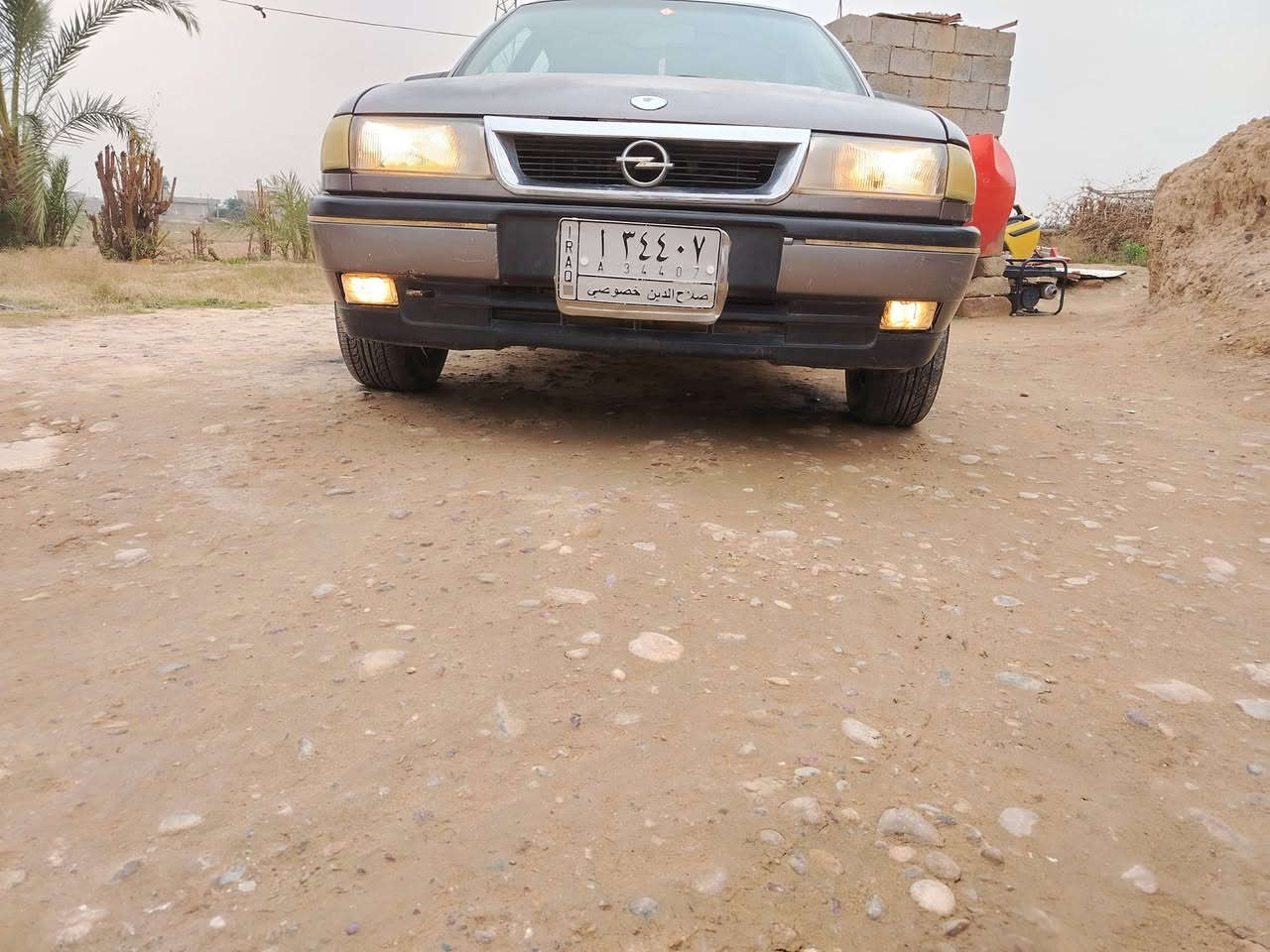 سلام عليكم فكترا للبيع سياره حلوه وناعمه وبلاديه موديل 90 سنويه صاقطه بل 19 شرط التحويل يرهم مراوس هم مكاني سامراء العباسيه السعر عل خاص ***********
