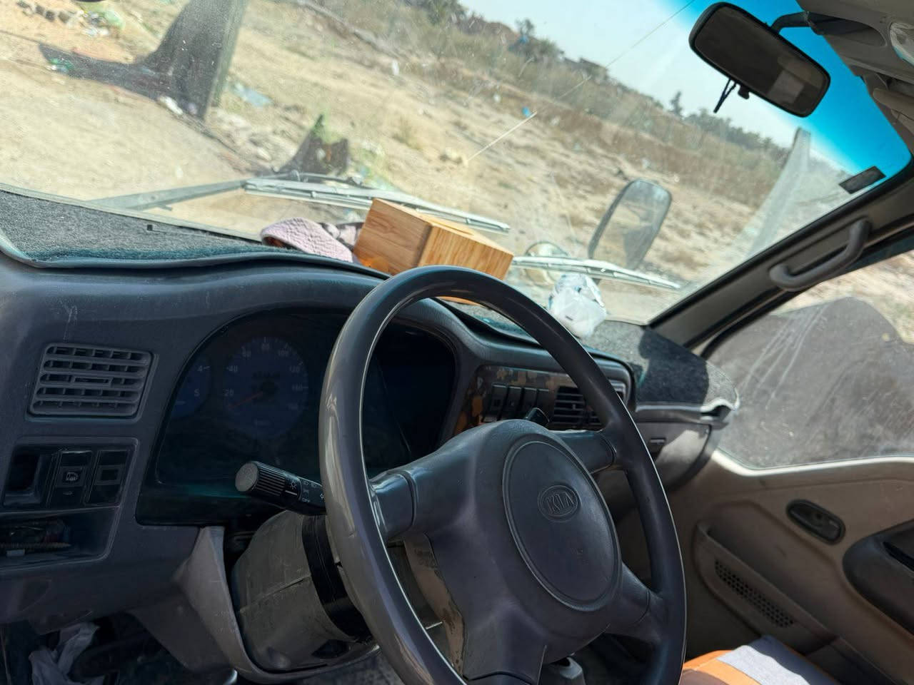 السلام عليكم للبيع كيا ام عيون موديل 2001 رقم شاصي بلادي رقم بغداد الدولي تحويل ثاني  كير ومكينه واكسن خير من الله كهربائيات كلها شغاله السعر 78 وبيها مجال استفسار اتصال على الرقم ***********
