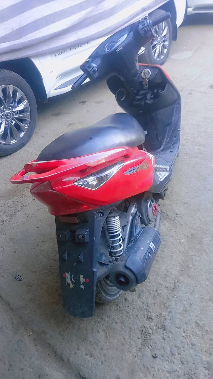 السلام عليكم مرخصتة ابو كروب عدي درجة ثعلب كامله نوزل  درجة خير من الله معدل وشلعه بريكات امامي وخلفي مكينه  مبدل بيه فقط ولفات واسف عله اطاله وسعر450 والله لين محتاج ابيع بهذاه سعر  وهذاه رقم الهاتف ***********.. بي واتساب   مو شراي لا يتعب نفسه مكاني بغداد دور شرطه
