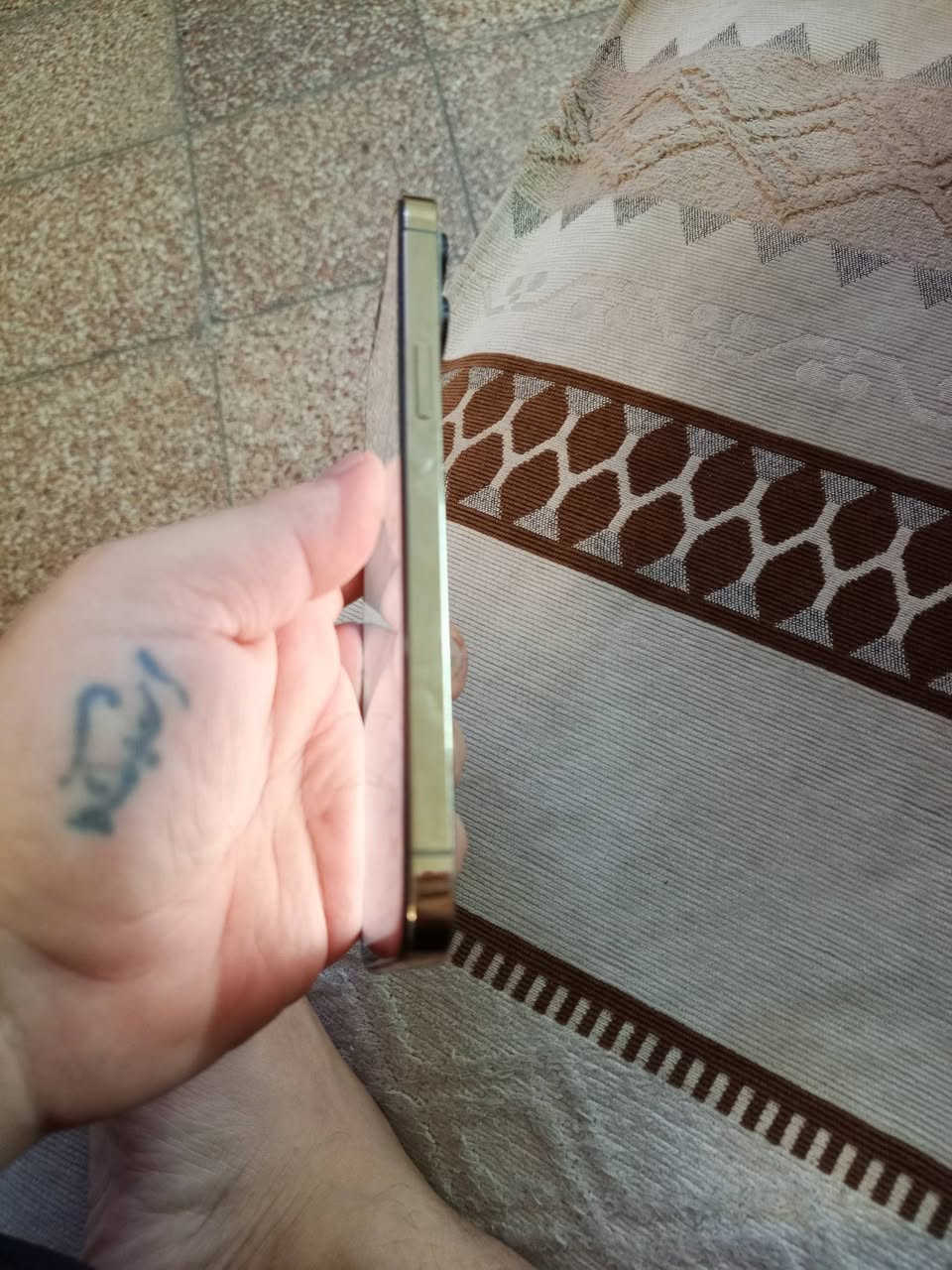 السلام عليكم ايفون 12بروماكس شاشه مفطوره ونبدل بطاريه اصليه ذاكره 256 فيس ايدي شغال مكاني بغداد السعر 300 ***********
