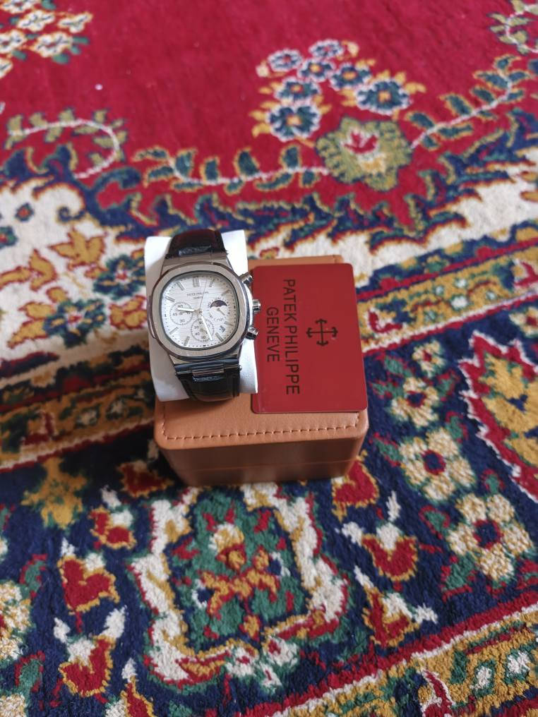 السلام عليكم ساعه للبيع باتك فيلب نضام شمسي قمري تاريخ اميال كلهن شغالات ميل ثواني وميل دقايق وميل ساعات حلوه الساعه ومرتبه مكاني نجف كوفه حي ميسان سعره35وبيه مجال بسيط النجف, العراق


**إذا كنت صاحب هذا الإعلان وتريد حذفه لأي سبب، رجاءا أرسل رسالة إلى الدعم الفني**