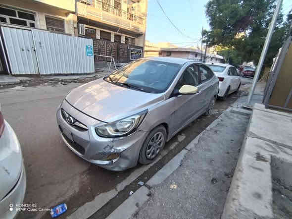 لسلام عليكم أكسنت للبيع 2012 وارد أمريكي الحادث جاملغ خلفي وباب لون سلفر  السياره نضيفه داخل وخارج بيها طخات خفيفه السياره شغاله من كلشي تبريد وتتدفئه دوشمه جديده صدر نضيف تخم تاير جديد السياره باسمي تحويل ثاني يوم الاتصال ع رقم ‭٠٧٩٠ ٢٩٨ ٩٧٣٩‬
السعر ٨٠ بيها مجال
