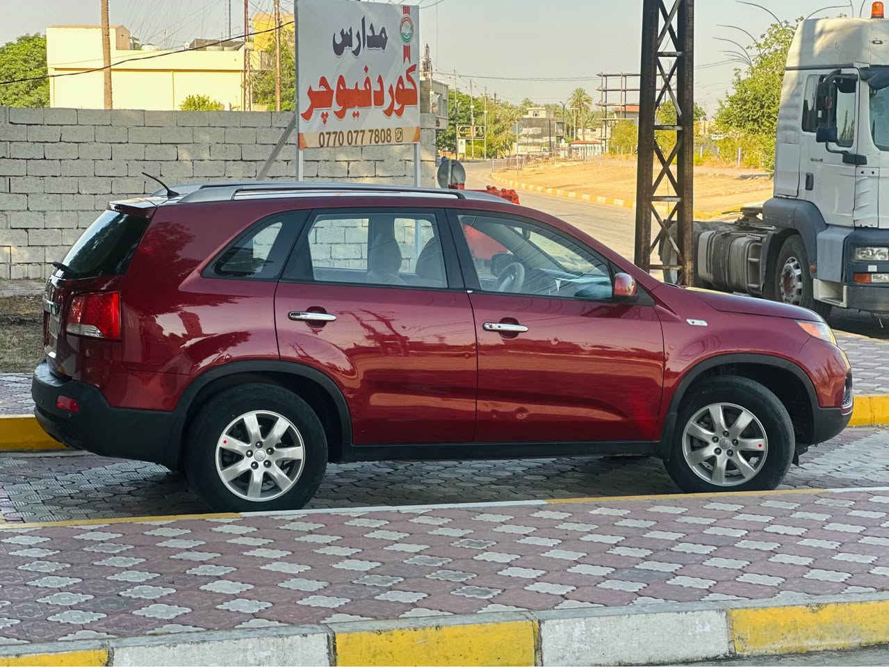 للبيع سورنتو کلین بدون صبغ
السعر 118 بيها مجال بسيط
[***********]
موديل 2011 
الون ماروني 
محرك 4 دوش المرغوب
شاشه
7 راكب 
داخل بيجي 
تبريد 3 قطع 
السياره بدون ضربه بدون صبغ بدون بارد باقيه بنضافتهه 
مال بيت السياره 
شرط كير مكينه 
جاهزه بدون نقص 
بسمي شرط تحويل وكاله
مكان السياره ديالی خانقين خناقين, ديالى
