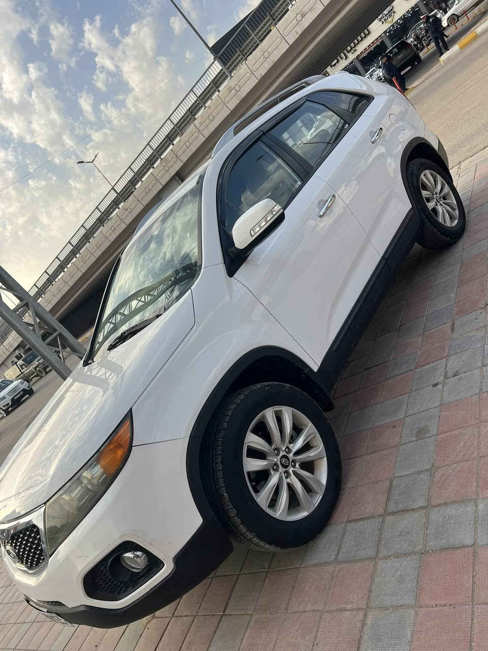 سورنتو خليجي    موديل 2010.                                   فول مواصفات عدا البصمه ولفور ويل.                      رقم بغداد جاهزه من رقم جديد وهزه                          .    مكفوله من الصبغ عدا بارد وسونارمع الصور.       محرك 6 مامفتوح مبدل مال كصه.                           مكان سياره الفلوجه                                                  السعر 155.                                       رقم*********** متوفر وتساب
