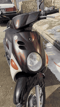 سلام عليكم فله للبيع السعر 800وبيه مجال حك الجيه مكينه برغي مامفتوح بيهه كهربايات كلهه شغاله مكان بغداد مدينه الصدر الرقم ***********
