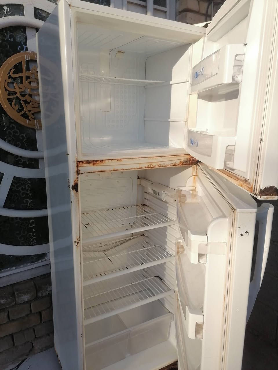 ثلاجة تشتغل وتبرد وماطوره جديد زنجار قليل بيه أريده با٦٠وبيه مجال


**إذا كنت صاحب هذا الإعلان وتريد حذفه لأي سبب، رجاءا أرسل رسالة إلى الدعم الفني**