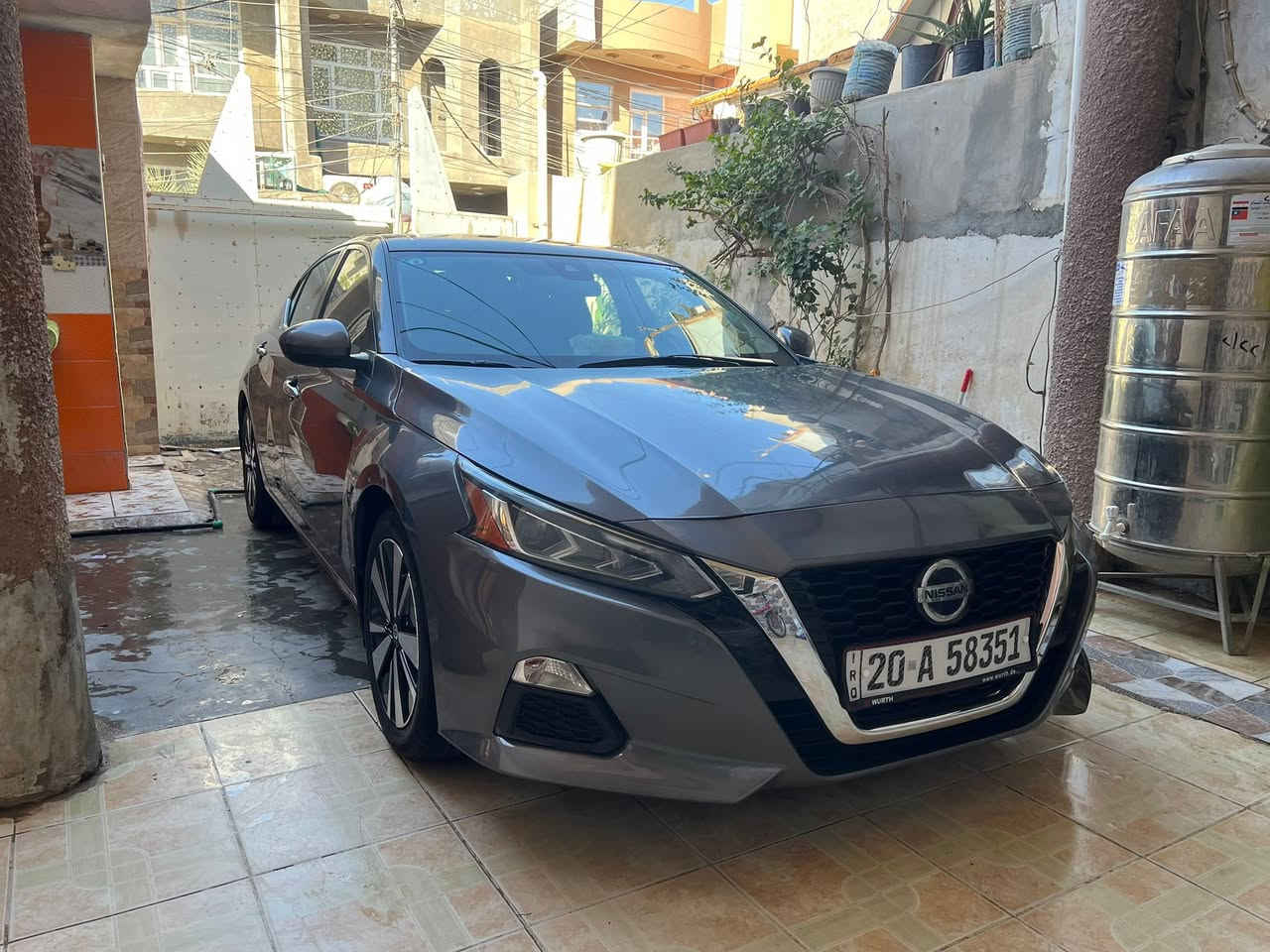 سلام عليكم نيسان التيما موديل 22 SV رقم ديالى حره باسمي تحويل مباشر ضررهه بونيد وجاملغ يعني قطعتين صبغ  سونار ورقم شاصي موجود بل صور اي نقص مابيهه سياره مال جناي وجديده السعر 133 وبيه مجال مكاني بعقوبه حي المعلمين ***********
