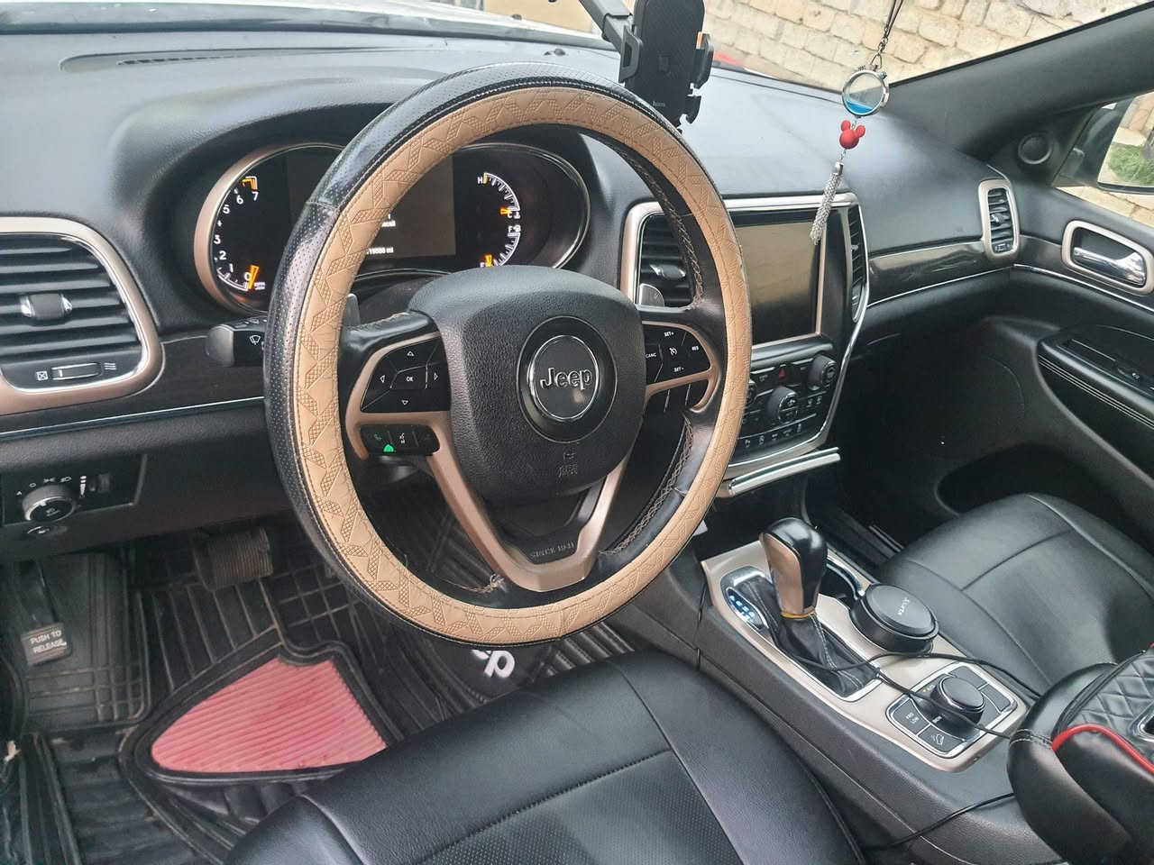 جيب لاريدو 2017 رقم اربيل  لمتد بختصار انطيها بشرط ماشيه 125ml كلشي بشرط المكان كلار سياره بأسمي واحد ع واحد  ***********  السعر 245 بيها مجال
