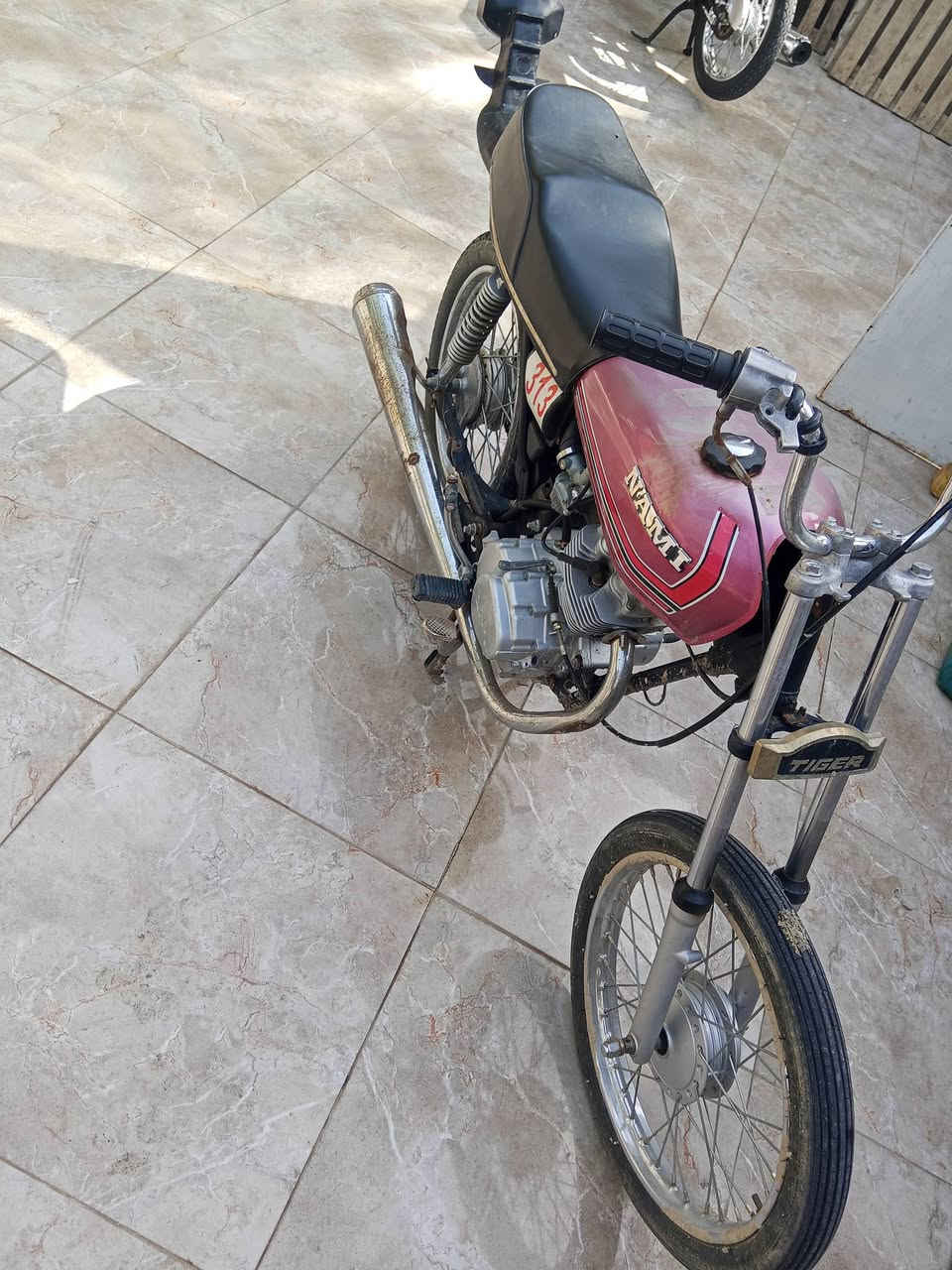 السلام عليكم دراجه للبيع مكاني ناصريه البعضم ***********
