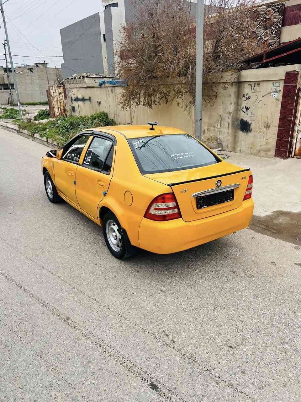 سيكي ٢٠١٣  كصه جديده رقم دولي سنويه جديده هزه جديده كاربون بانزين 
مكينه بلاديه شرط لا صرف ولا نفخ كير شرط طخم جديد سياره جاهزه  بوجهك علشارع ماناقصها برغي وايرمنيه بلاديه 
بيها طخه بل جاملغ بس بدون صبغ بدون ضرر بس جاملغ  
***********
السعر ٤٠
