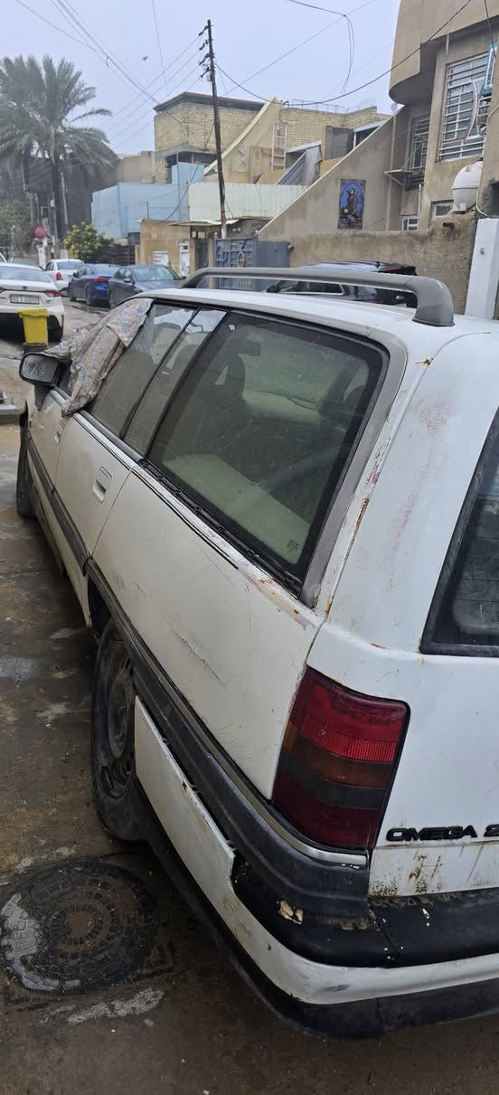 السلام عليكم اوبل اوميجا ستيشن موديل 91  كير عادي محرك 2000 السيارة شغالة  مكينتها بيها تبخير السنوية الماني موازي ساقطة  رقم بغداد 
السعر 20 ورقة و بي مجال بسيط 
*********** ممتواجد على الفيس
