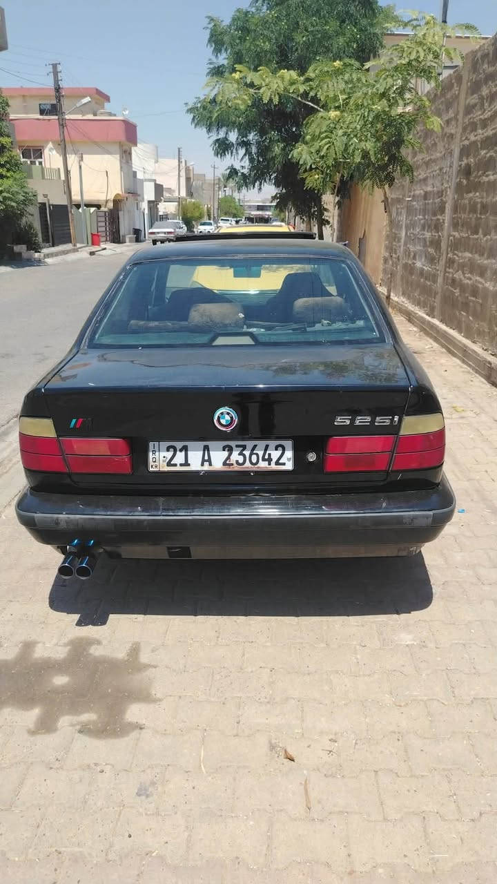 للبيع موديل ١٩٩٢. كير عادي لون اسود كذاب حجم ٥٢٥. السعر. ٤٥ ورقه  بى مجال للطيبين لديه بطاقة وقود  شرط  تحويل عنوان كركوك. لاستفسار ***********
